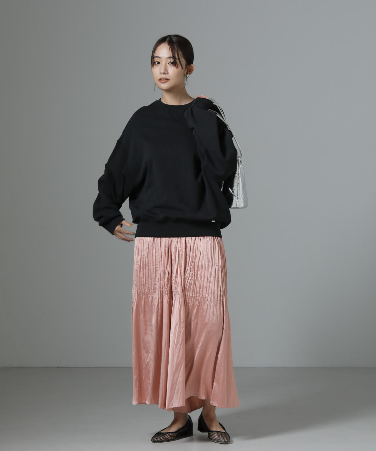 消しプリーツサテンワイドパンツ 6734227320