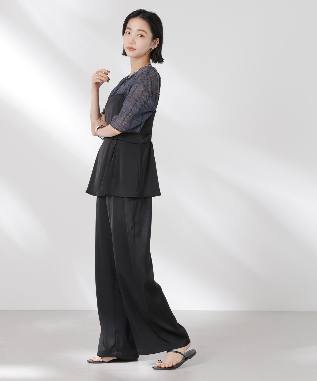 ペムラムディティールサテンキャミソールオールインワン 6735119337