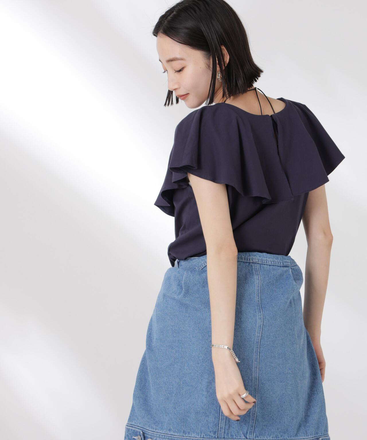 ラッフルカラーカットノースリーブトップス 6735124331