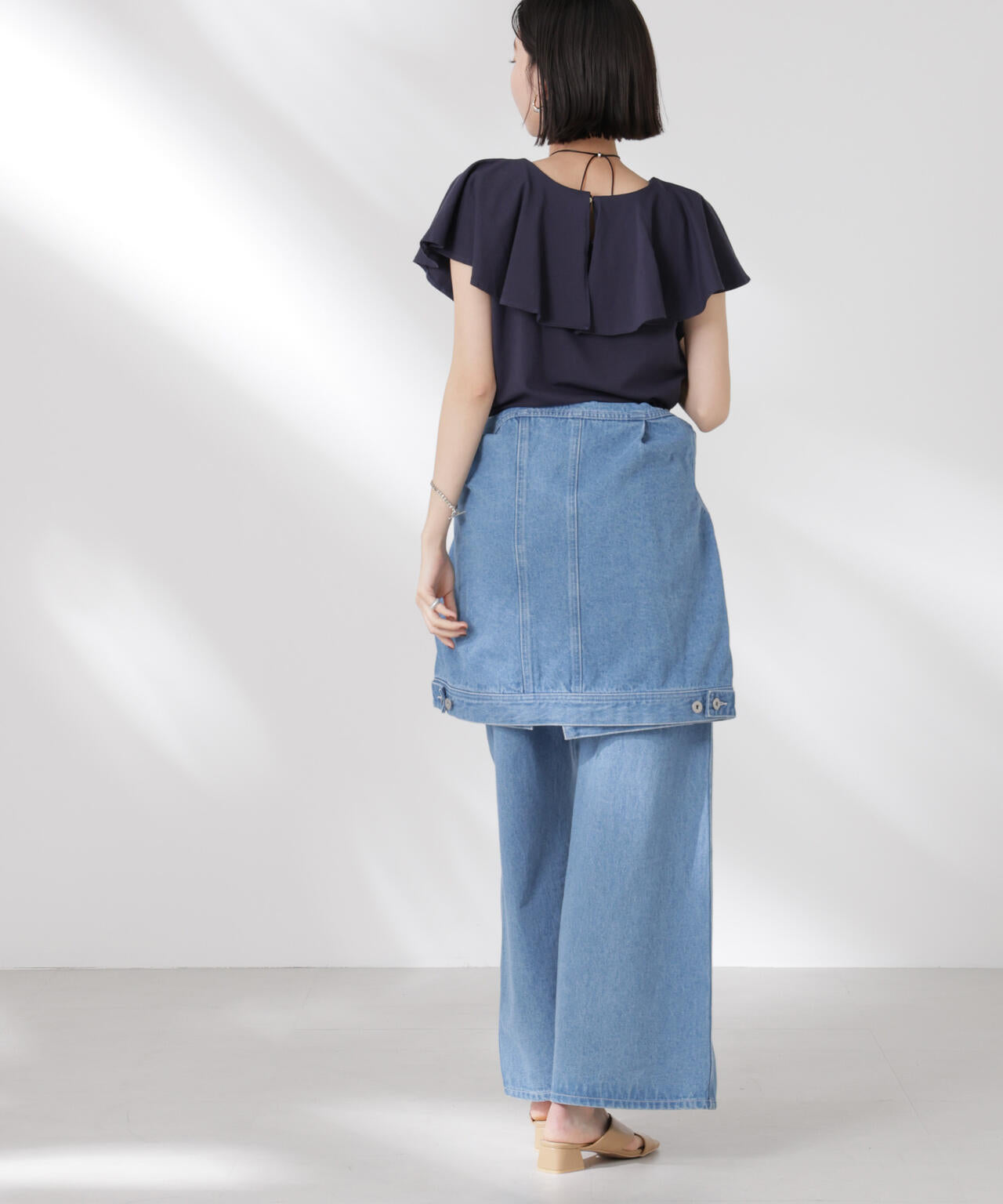 ラッフルカラーカットノースリーブトップス 6735124331