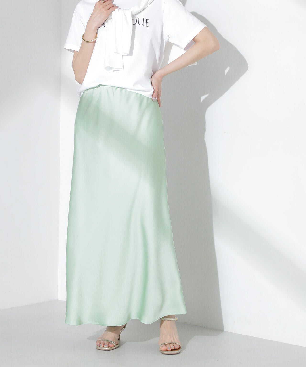 サテンフレアスカート 6735130313