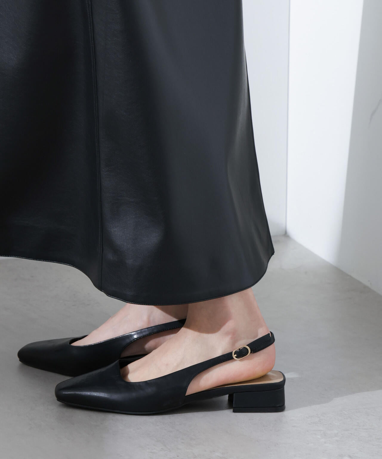 スリングバックスクエアトゥパンプス 6735133300