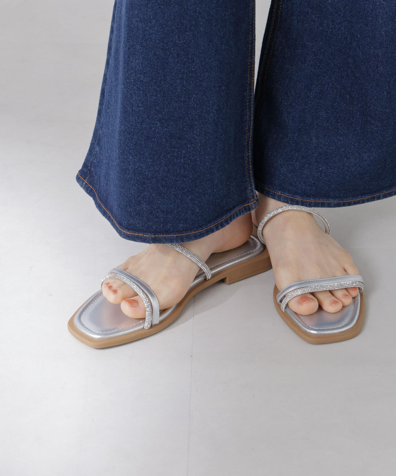 ラインストーン細ストラップサンダル 6735135303