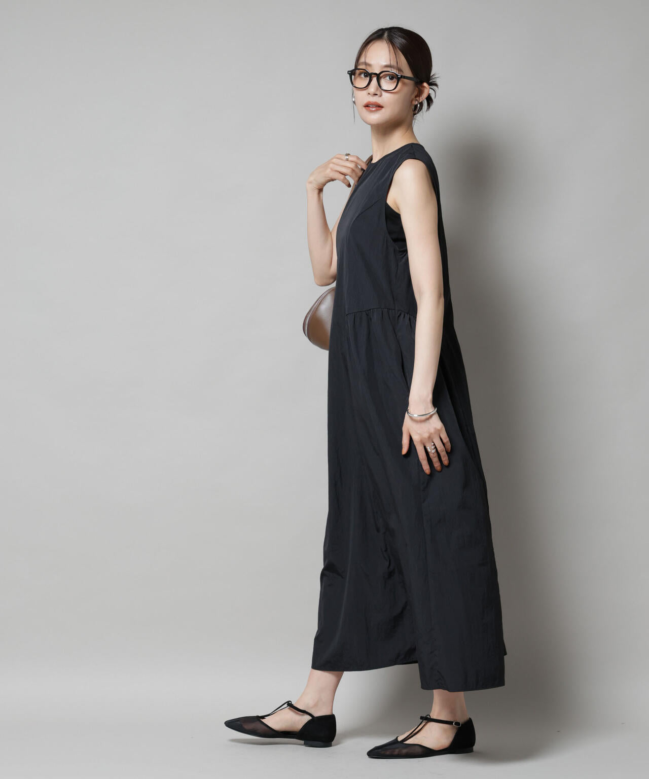 サイドギャザーナイロンワンピース 6735219311