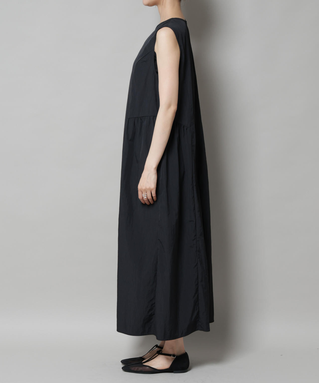 サイドギャザーナイロンワンピース 6735219311