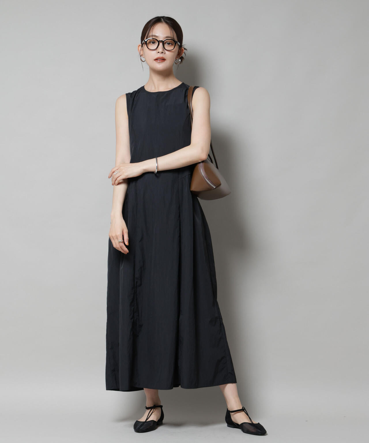 サイドギャザーナイロンワンピース 6735219311