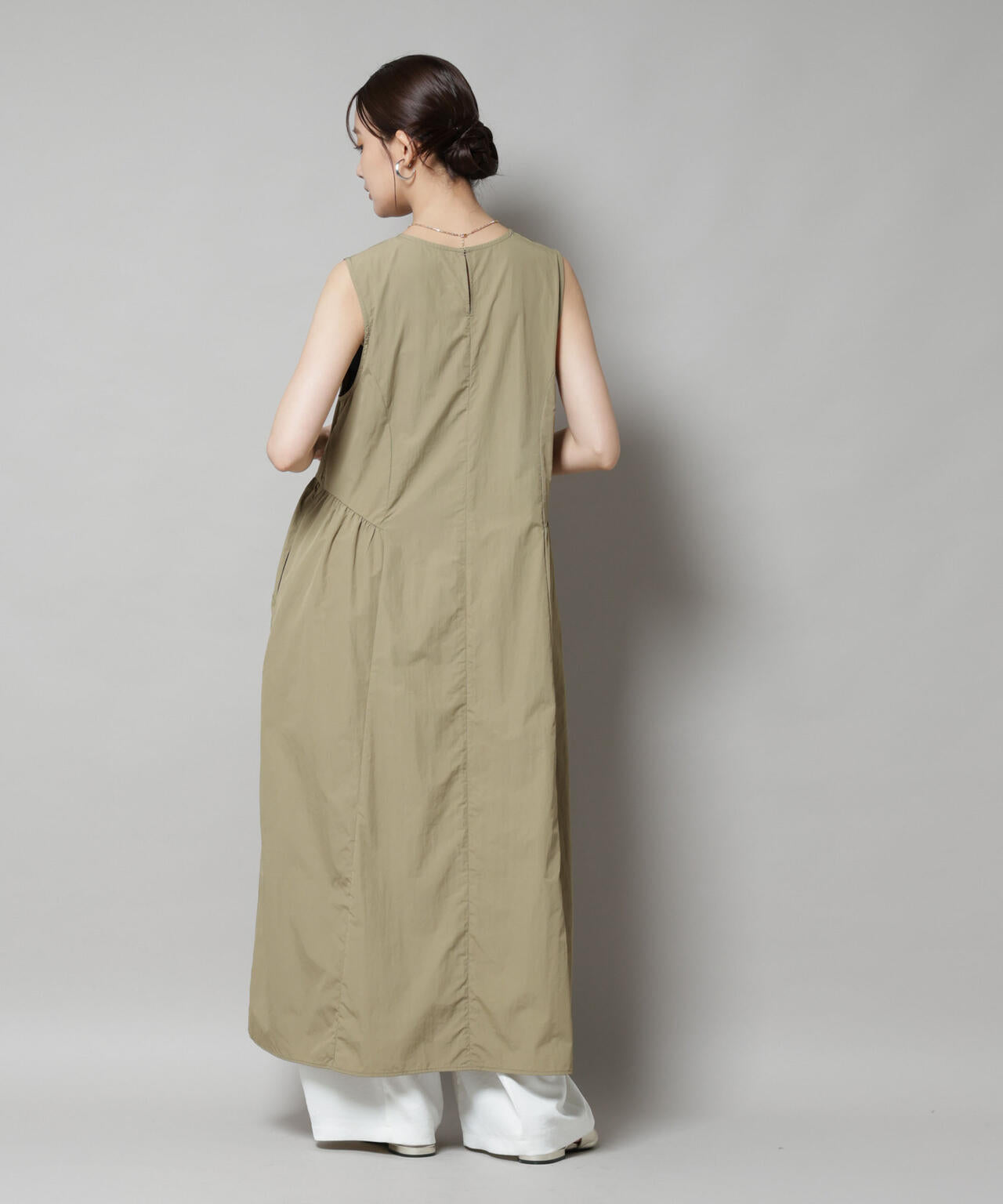サイドギャザーナイロンワンピース 6735219311