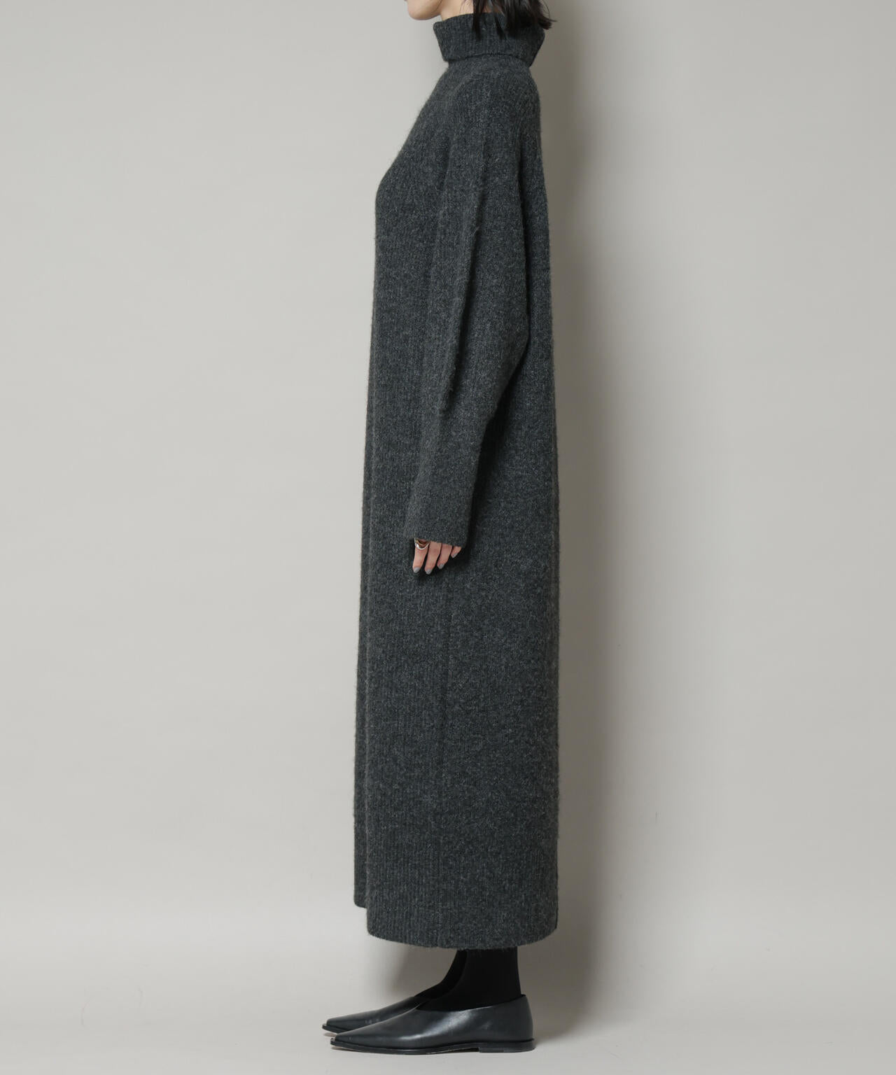 エアリーヤーン畦編タートルニットマキシワンピース 6735219312