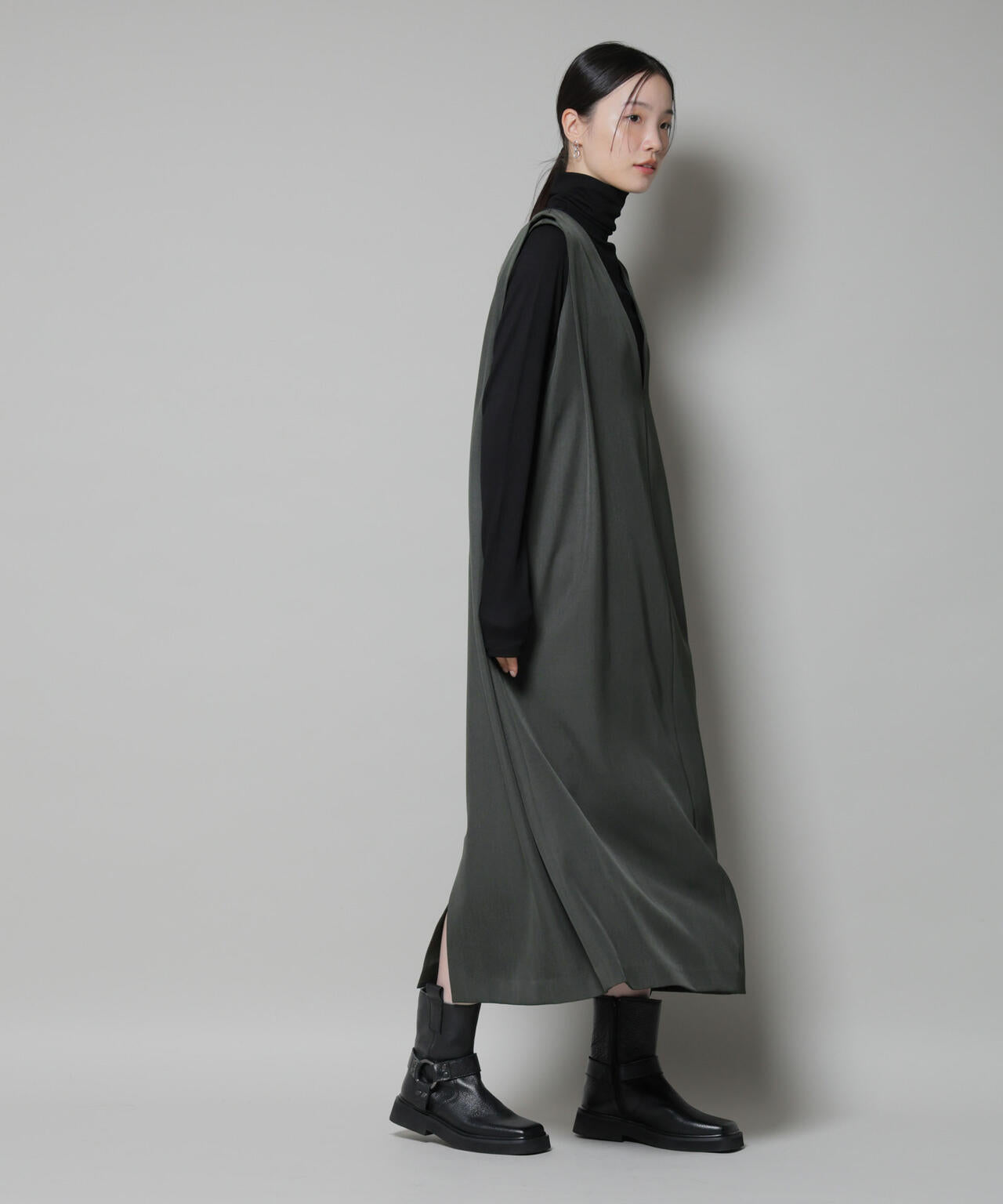 ショルダータックVネックワンピース 6735219323