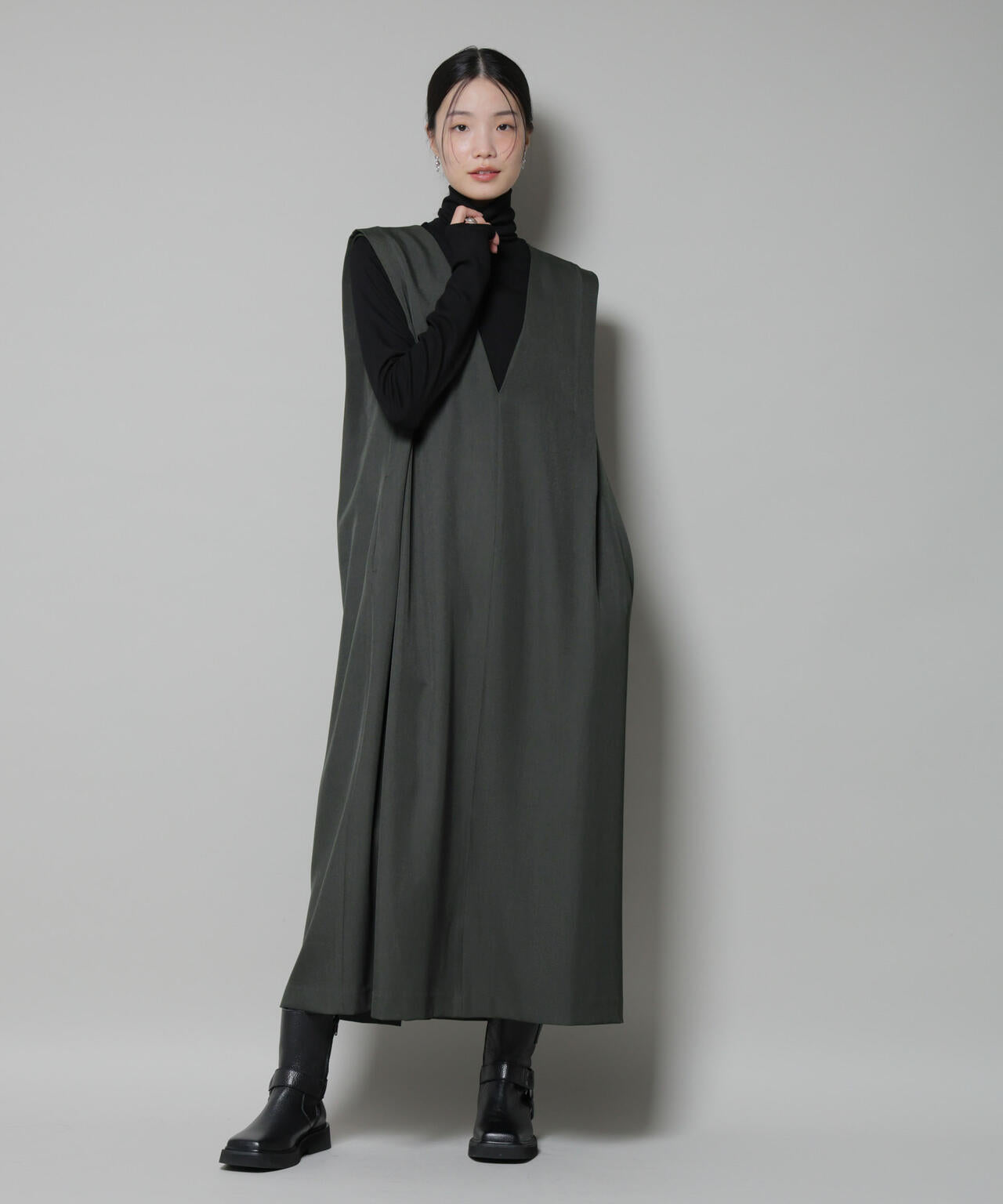 ショルダータックVネックワンピース 6735219323