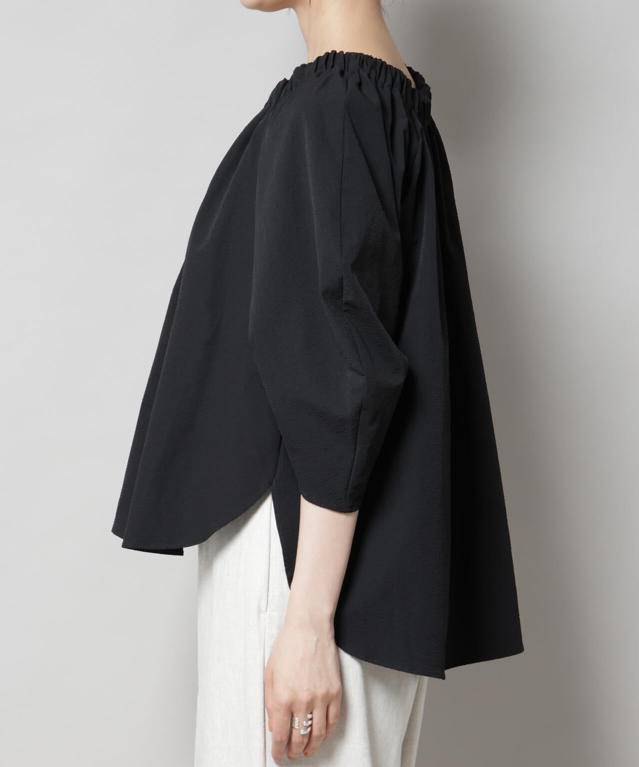 ボリュームギャザータックスリーブブラウス 6735220302