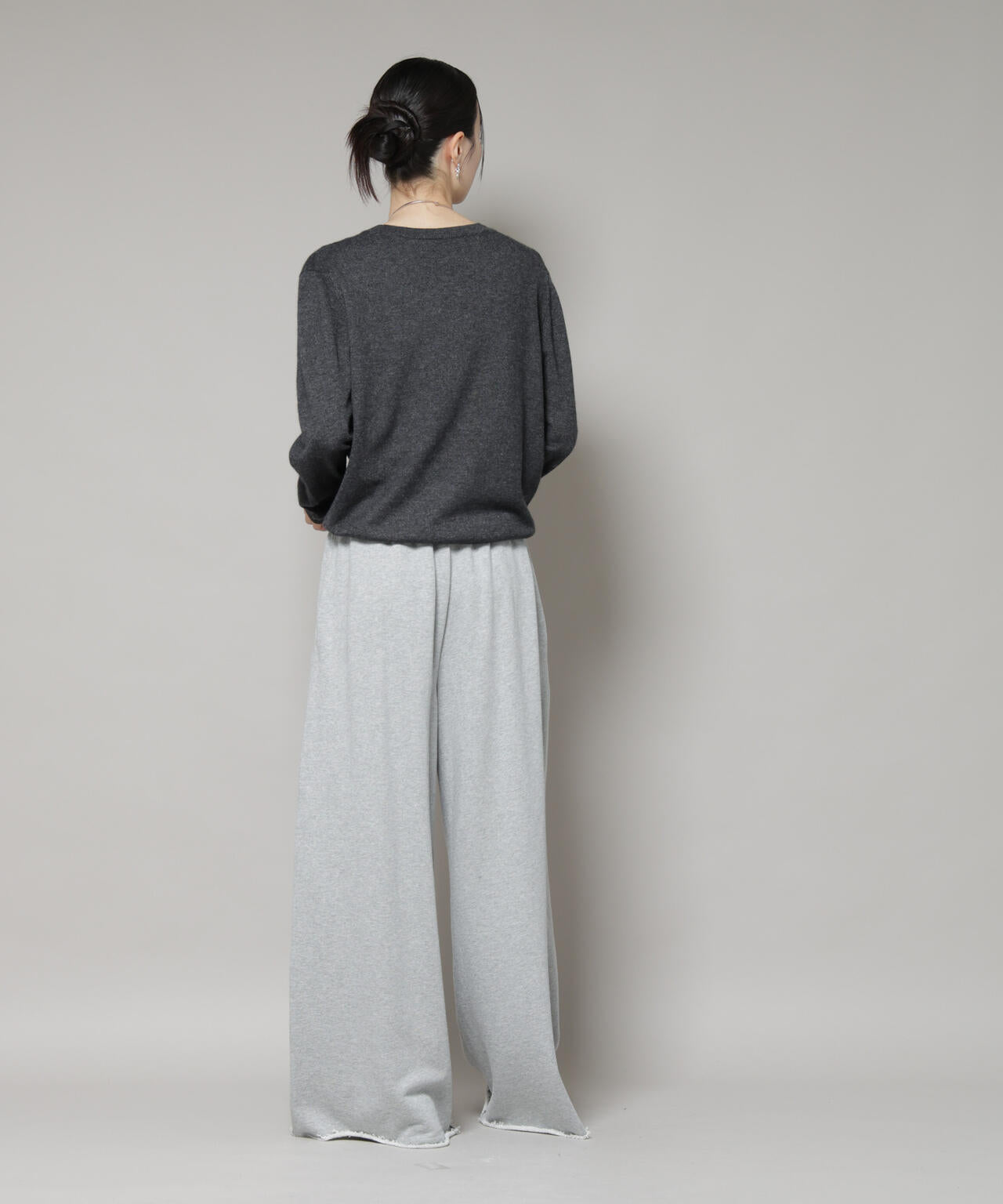 クルーネックカシミヤ混ニットプルオーバー 6735222341