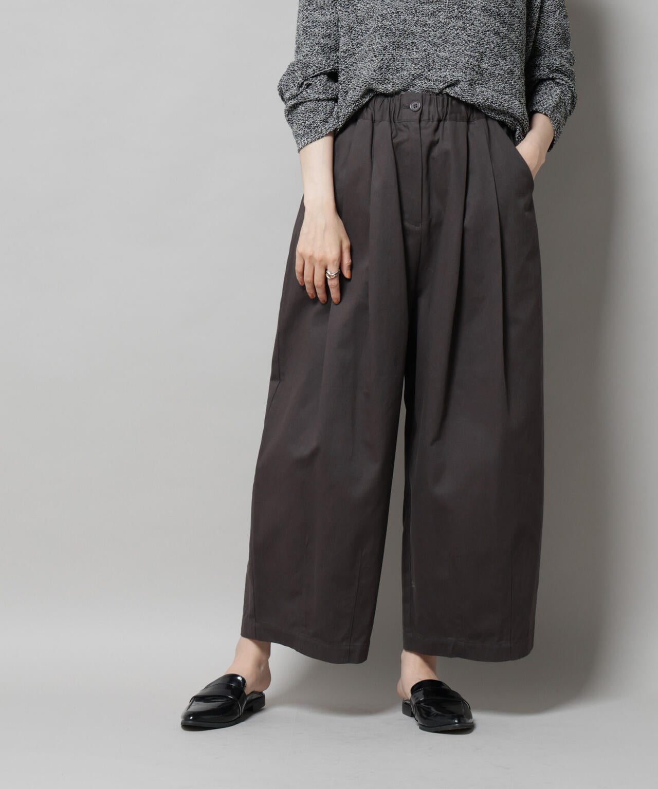 タックコクーンチノパンツ 6735227304