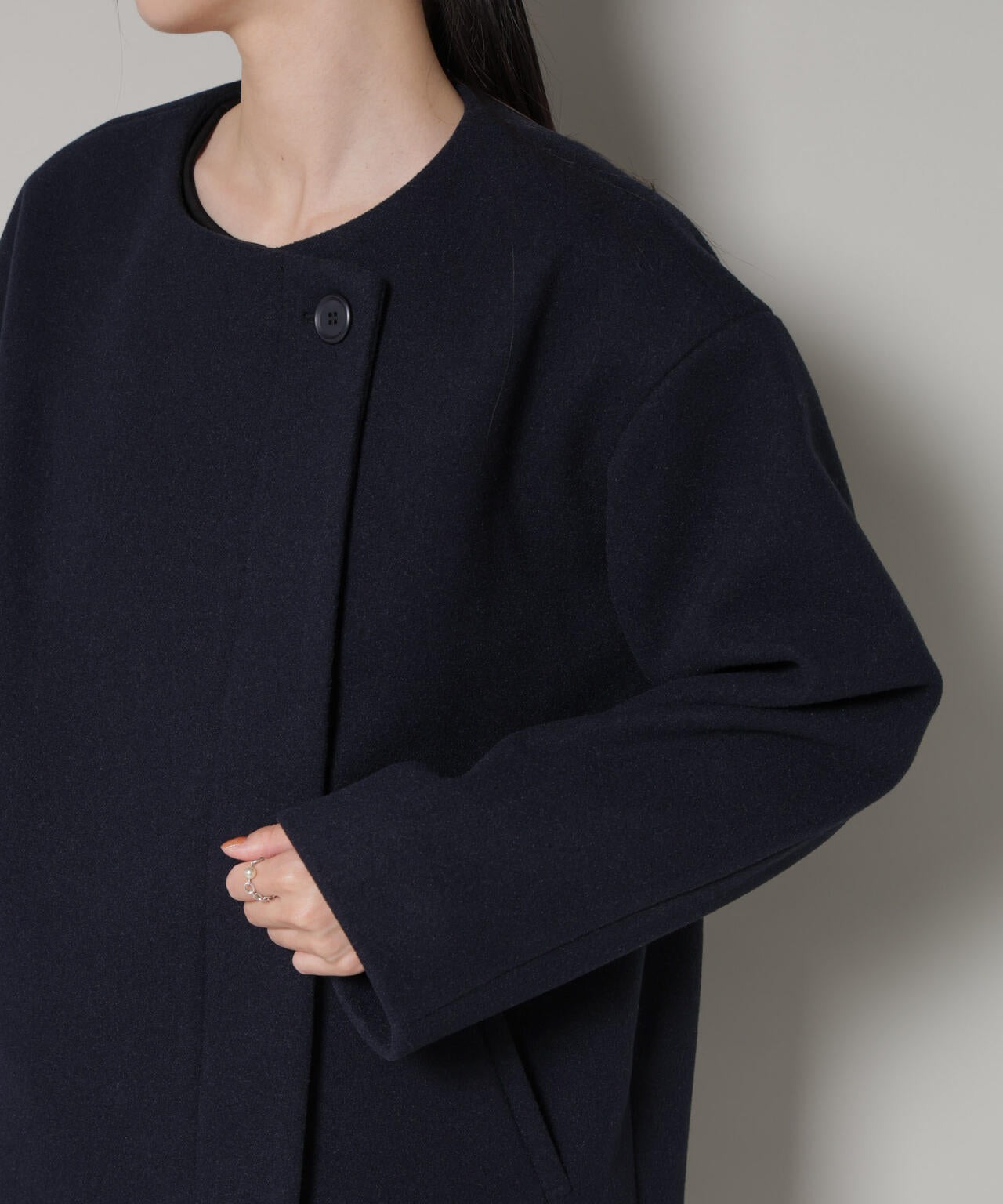 ノーカラーミドルコート 6736111302