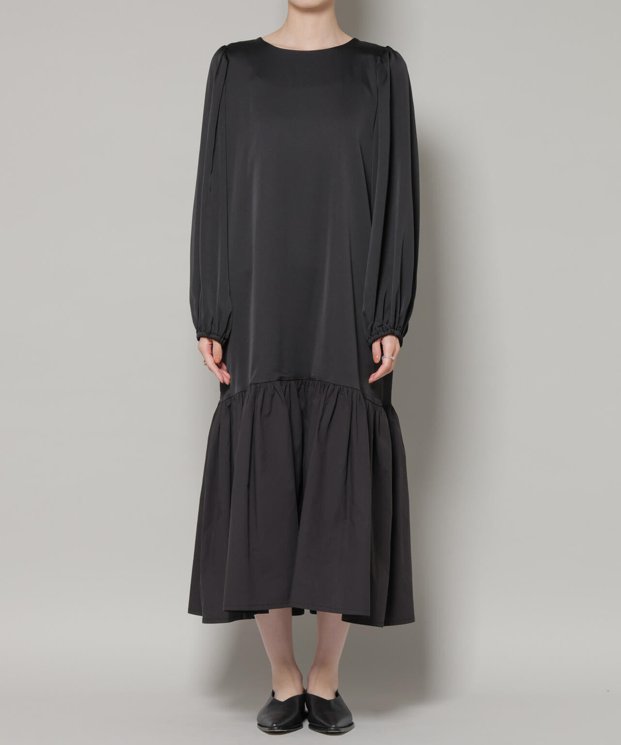異素材切り替えギャザーサテンワンピース 6736119305