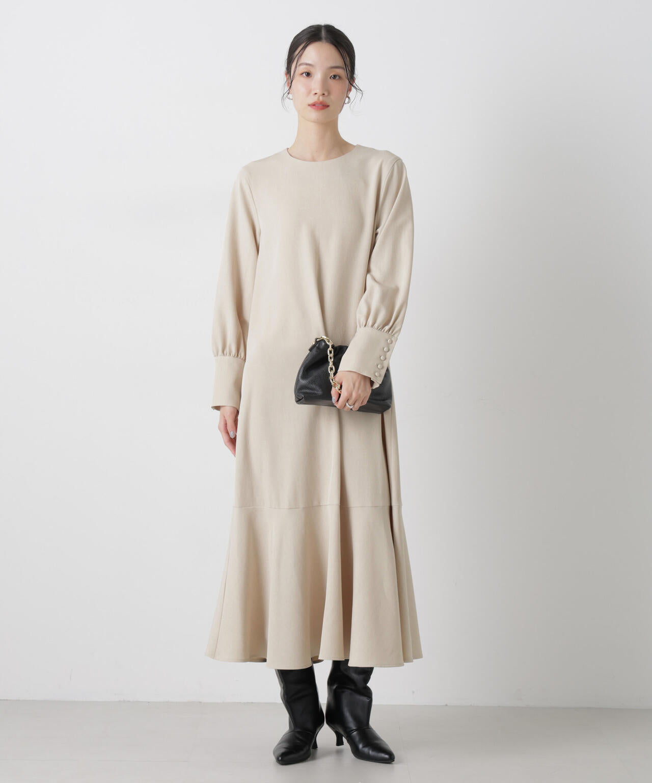 ヘムフレアクルミボタンスリーブワンピース 6736119309