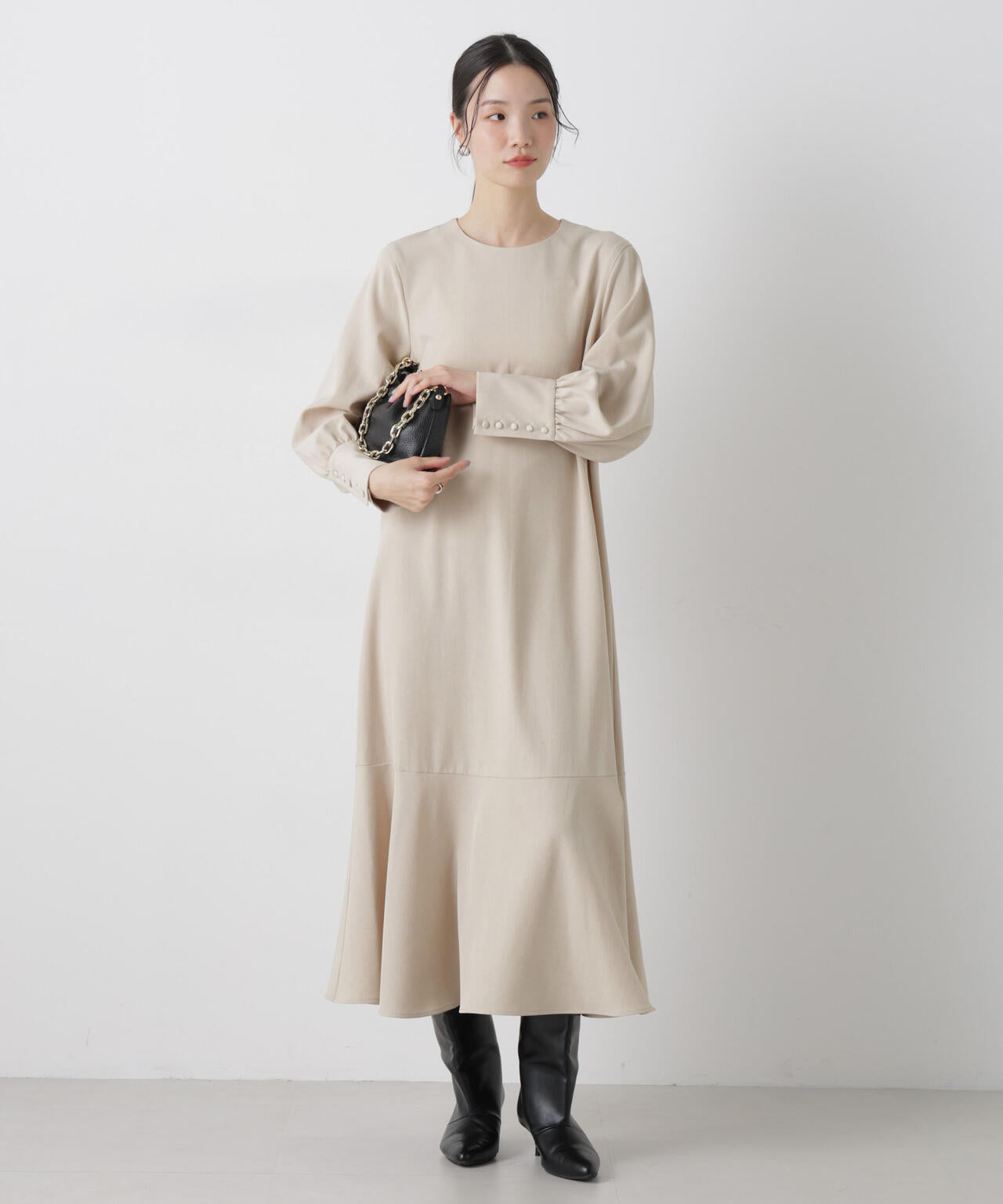 ヘムフレアクルミボタンスリーブワンピース 6736119309