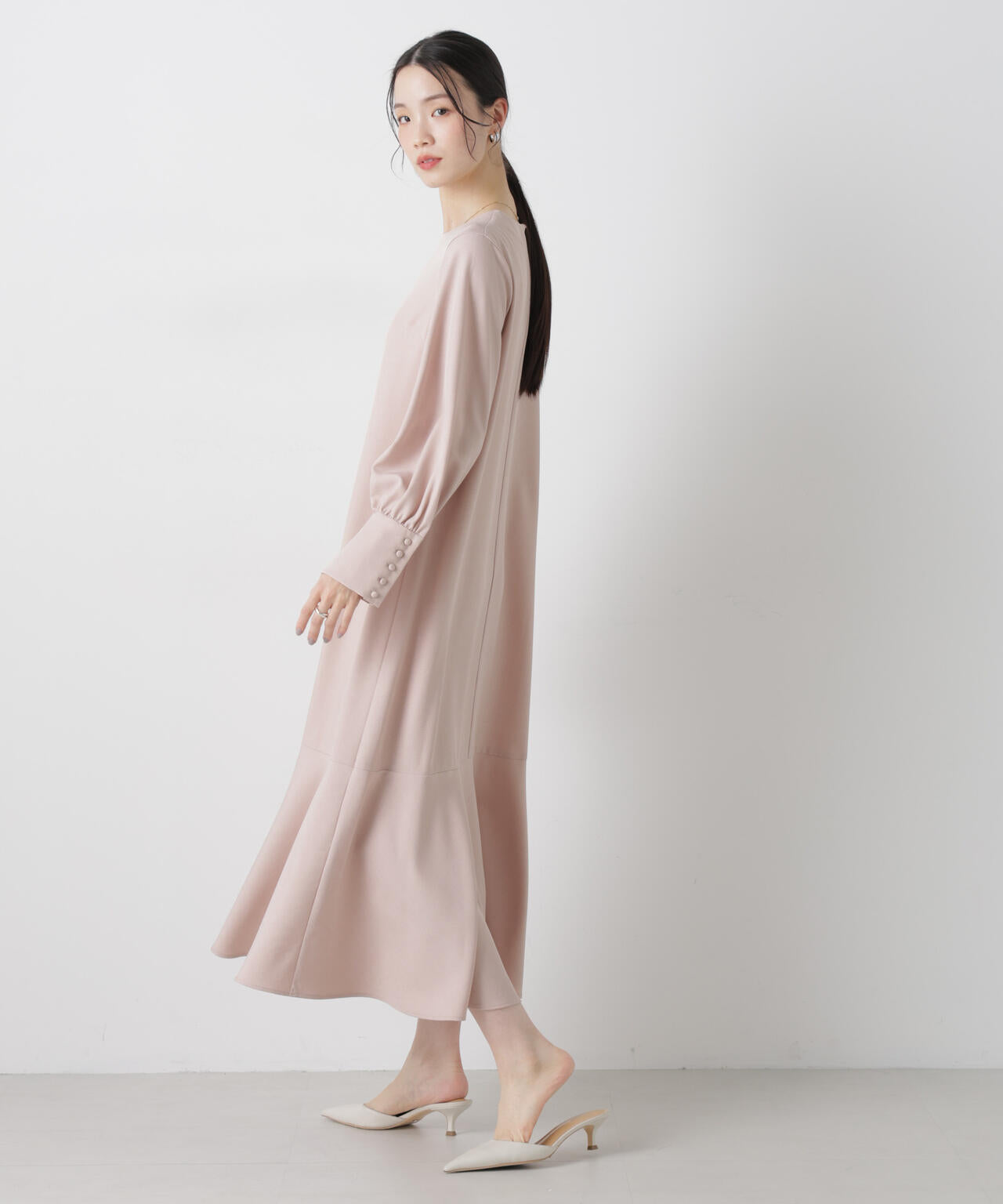 ヘムフレアクルミボタンスリーブワンピース 6736119309