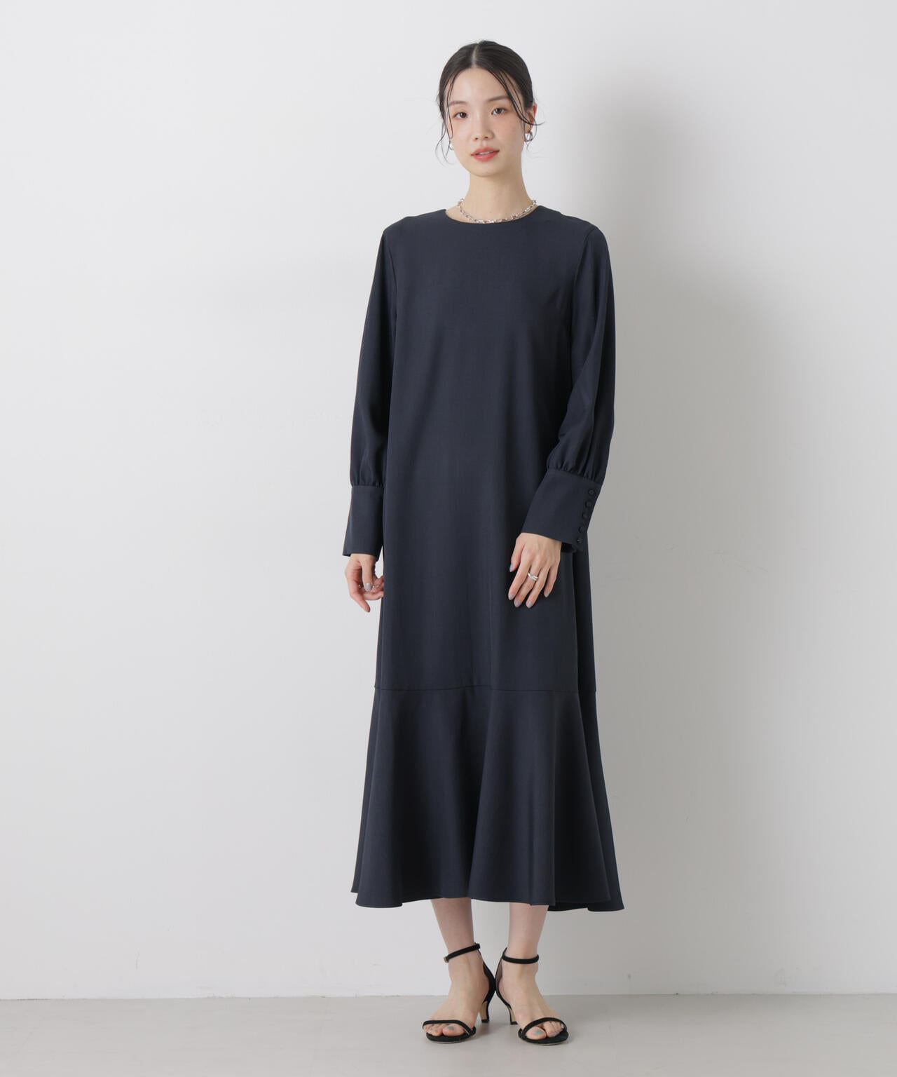 ヘムフレアクルミボタンスリーブワンピース 6736119309