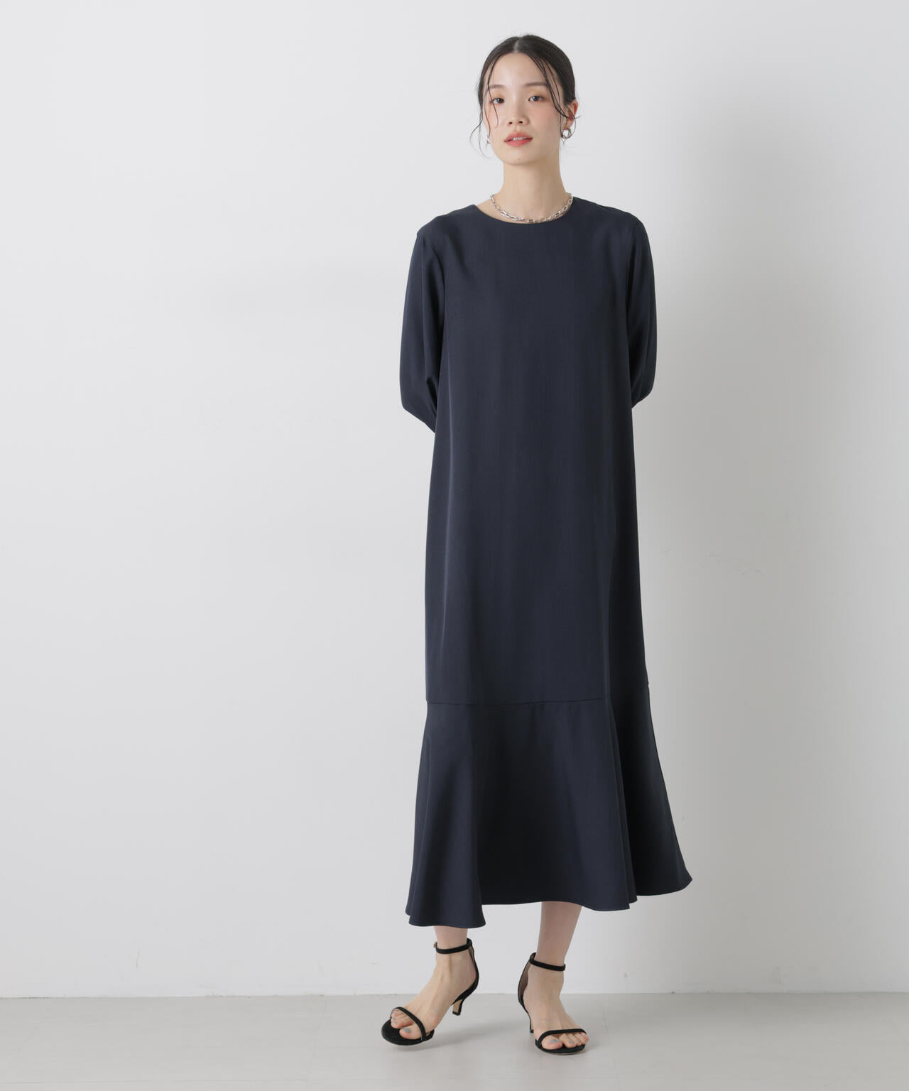 ヘムフレアクルミボタンスリーブワンピース 6736119309