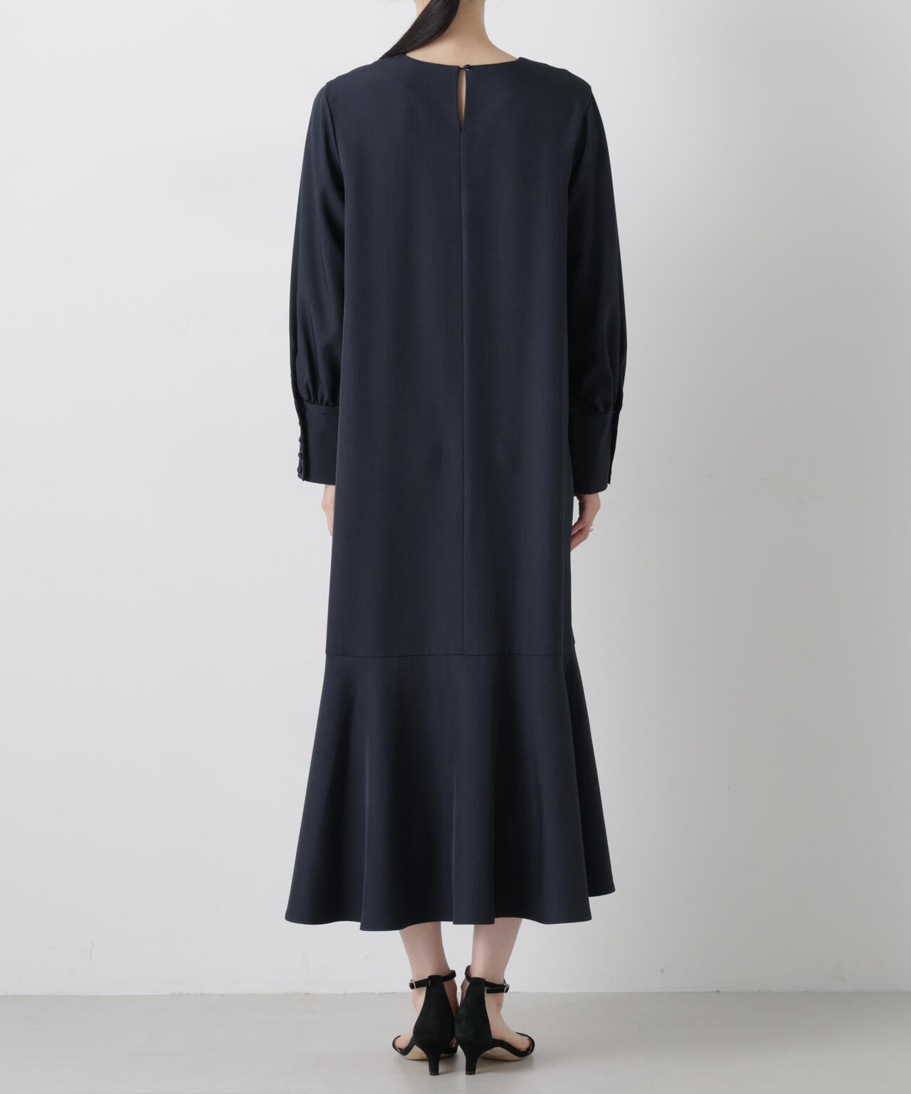 ヘムフレアクルミボタンスリーブワンピース 6736119309