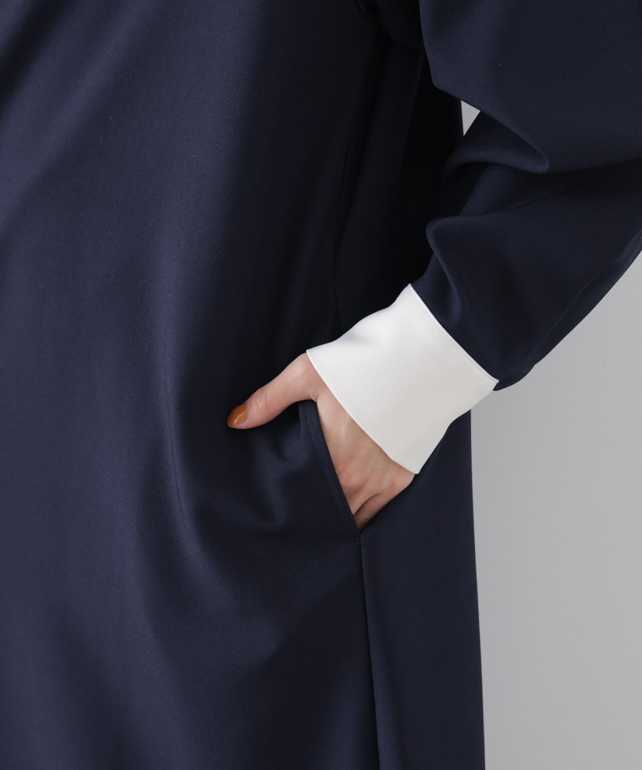 バイカラーフレアスタンドカラーワンピース 6736119314