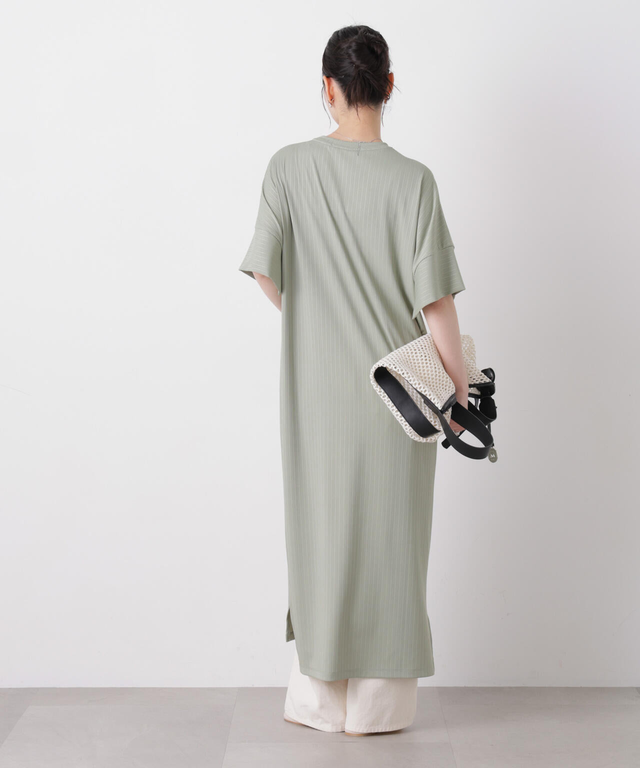 エステルリブカットドロップショルダーワンピース 6736119327