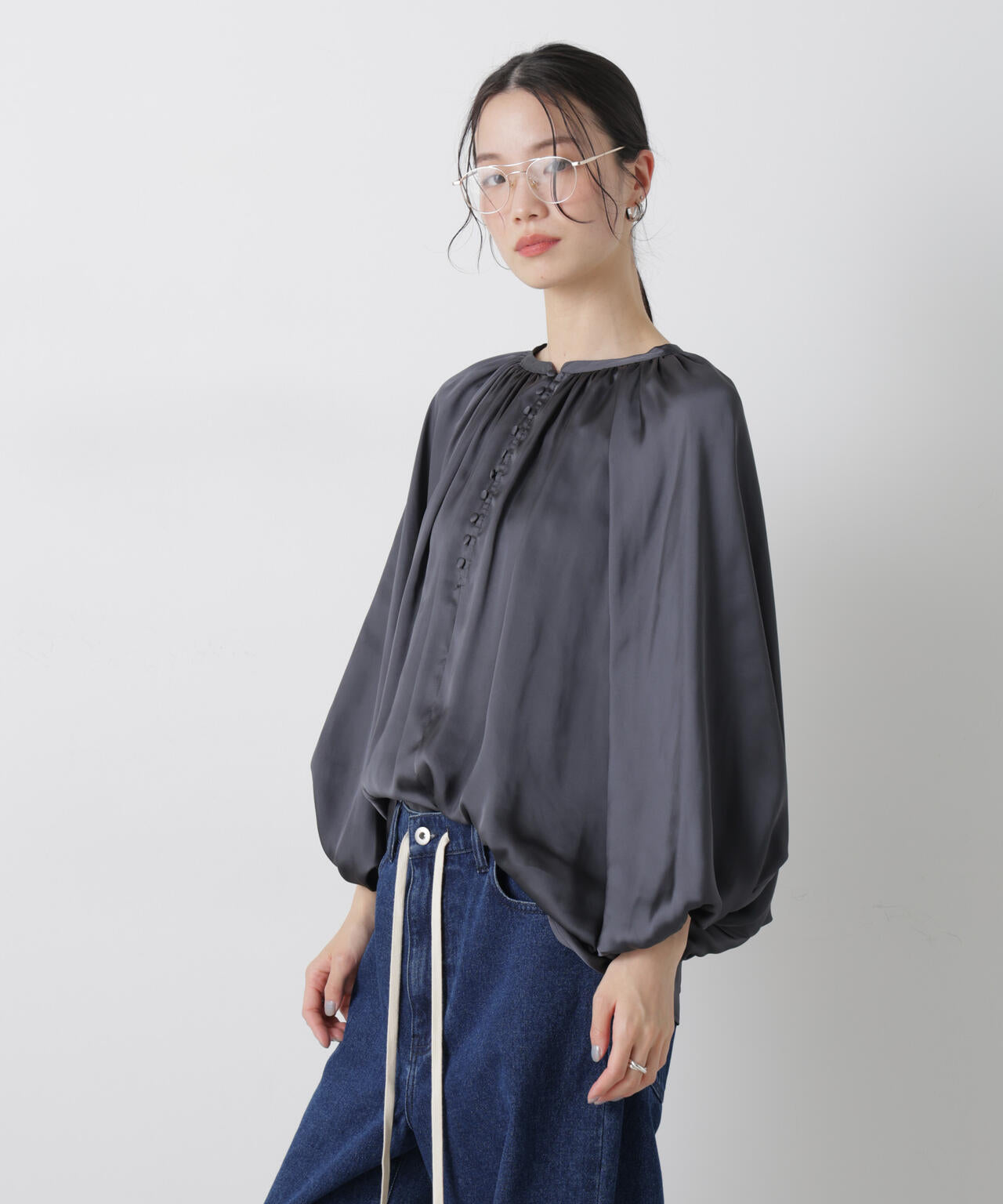 前後2wayサテンボリュームスリーブブラウス 6736120305