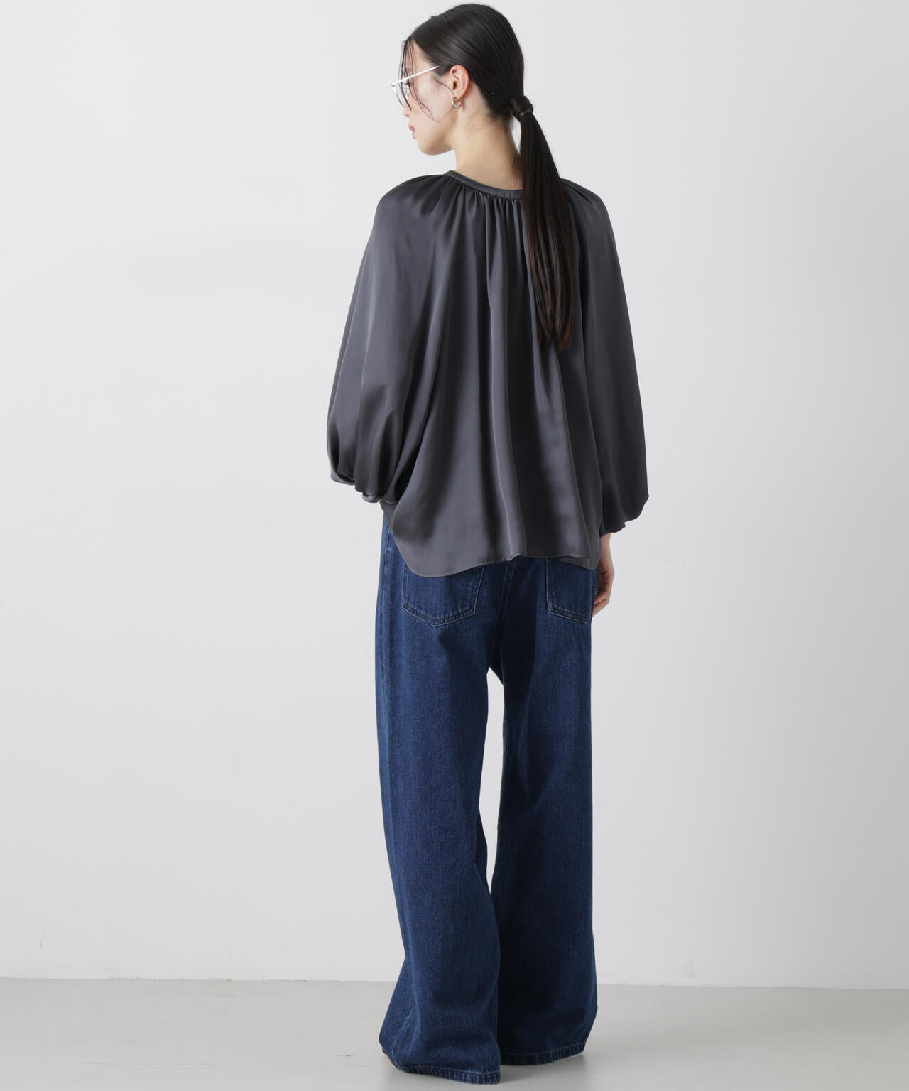 前後2wayサテンボリュームスリーブブラウス 6736120305