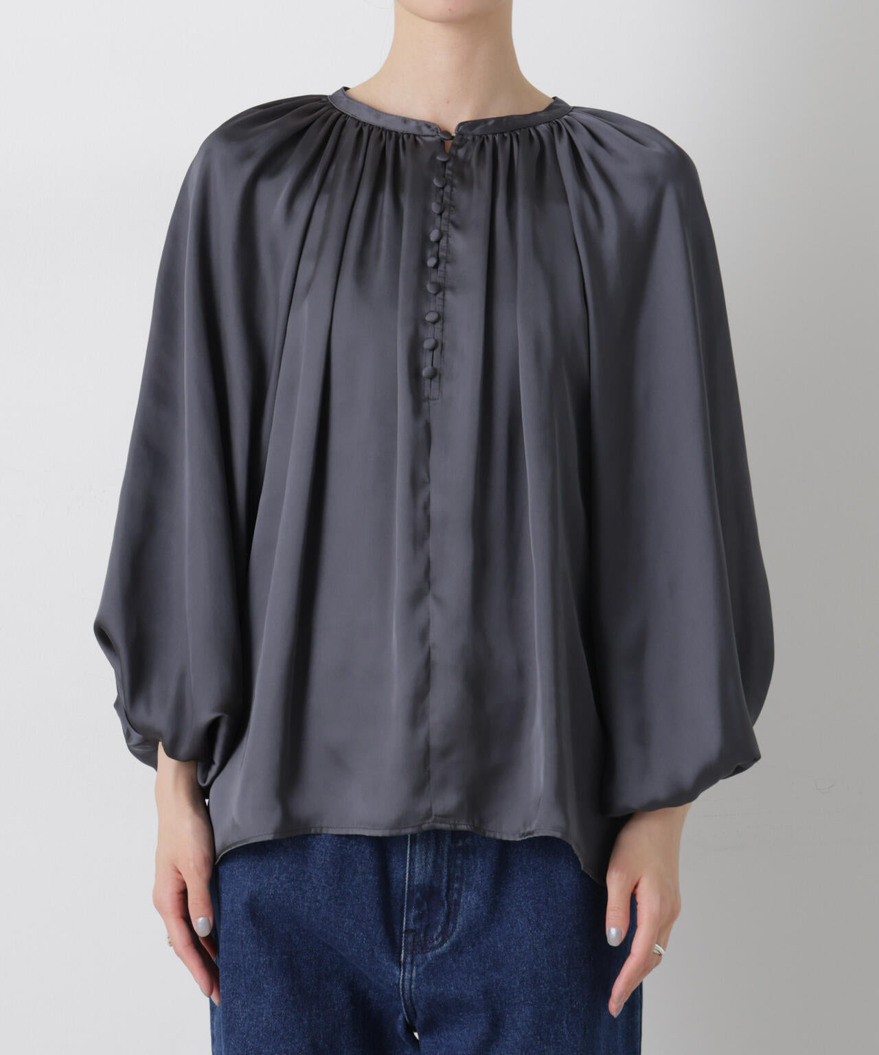 前後2wayサテンボリュームスリーブブラウス 6736120305
