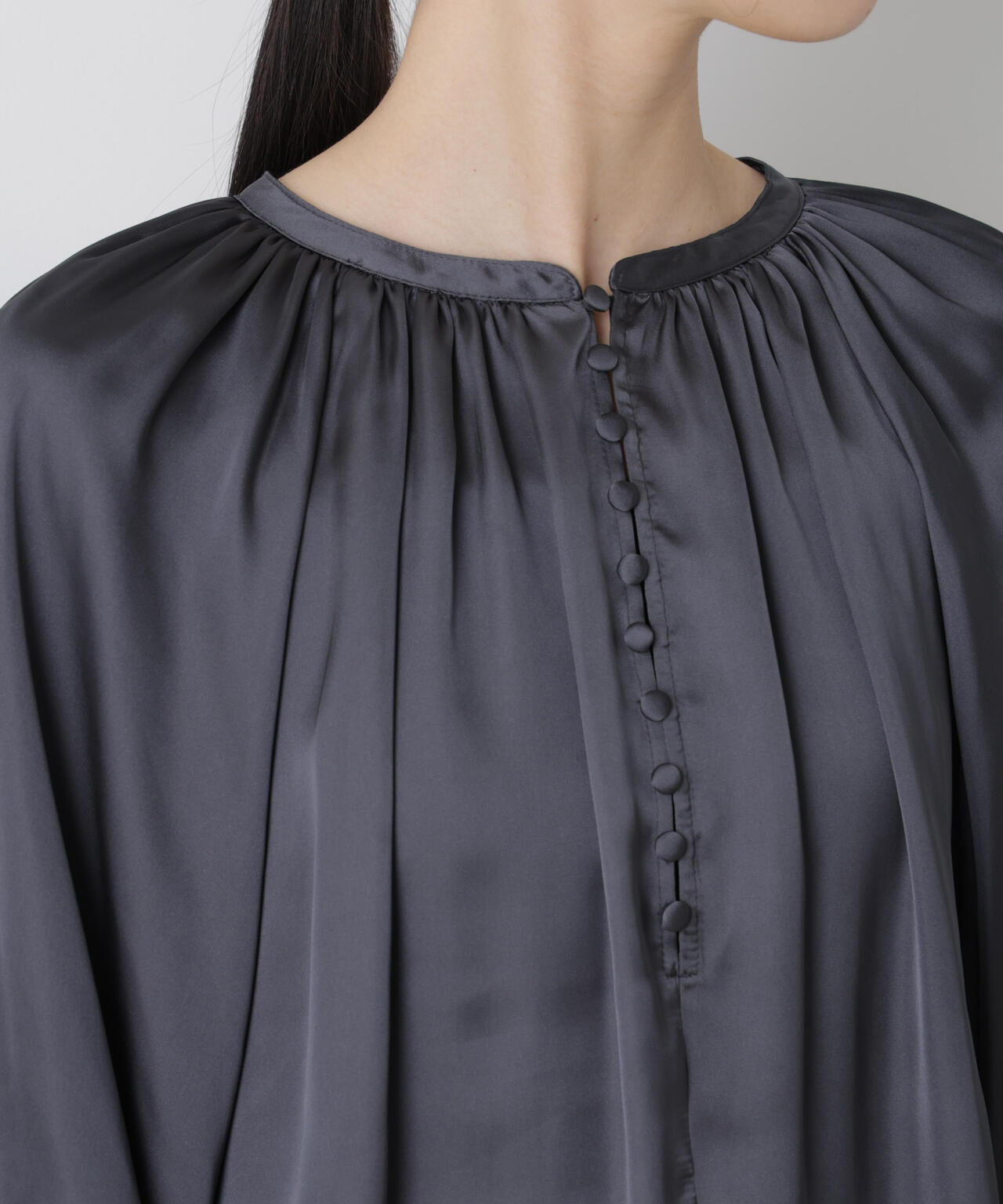 前後2wayサテンボリュームスリーブブラウス 6736120305