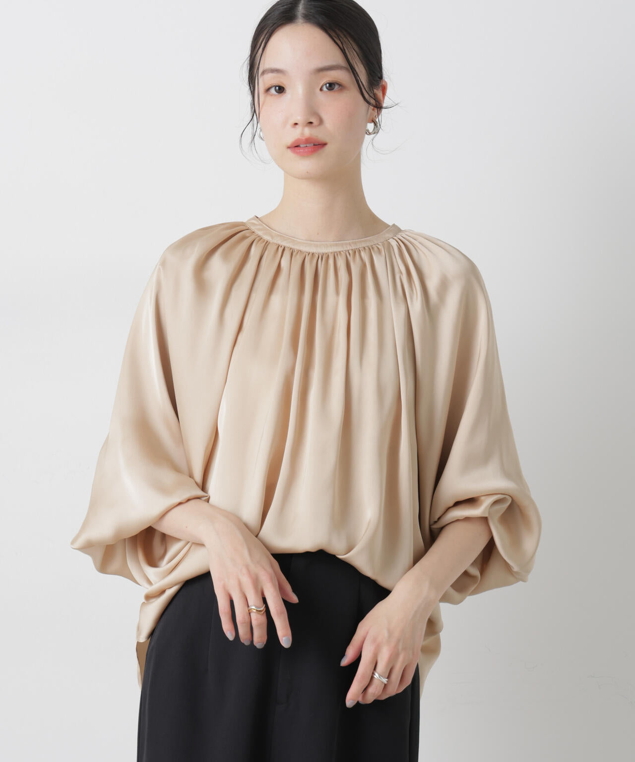 前後2wayサテンボリュームスリーブブラウス 6736120305