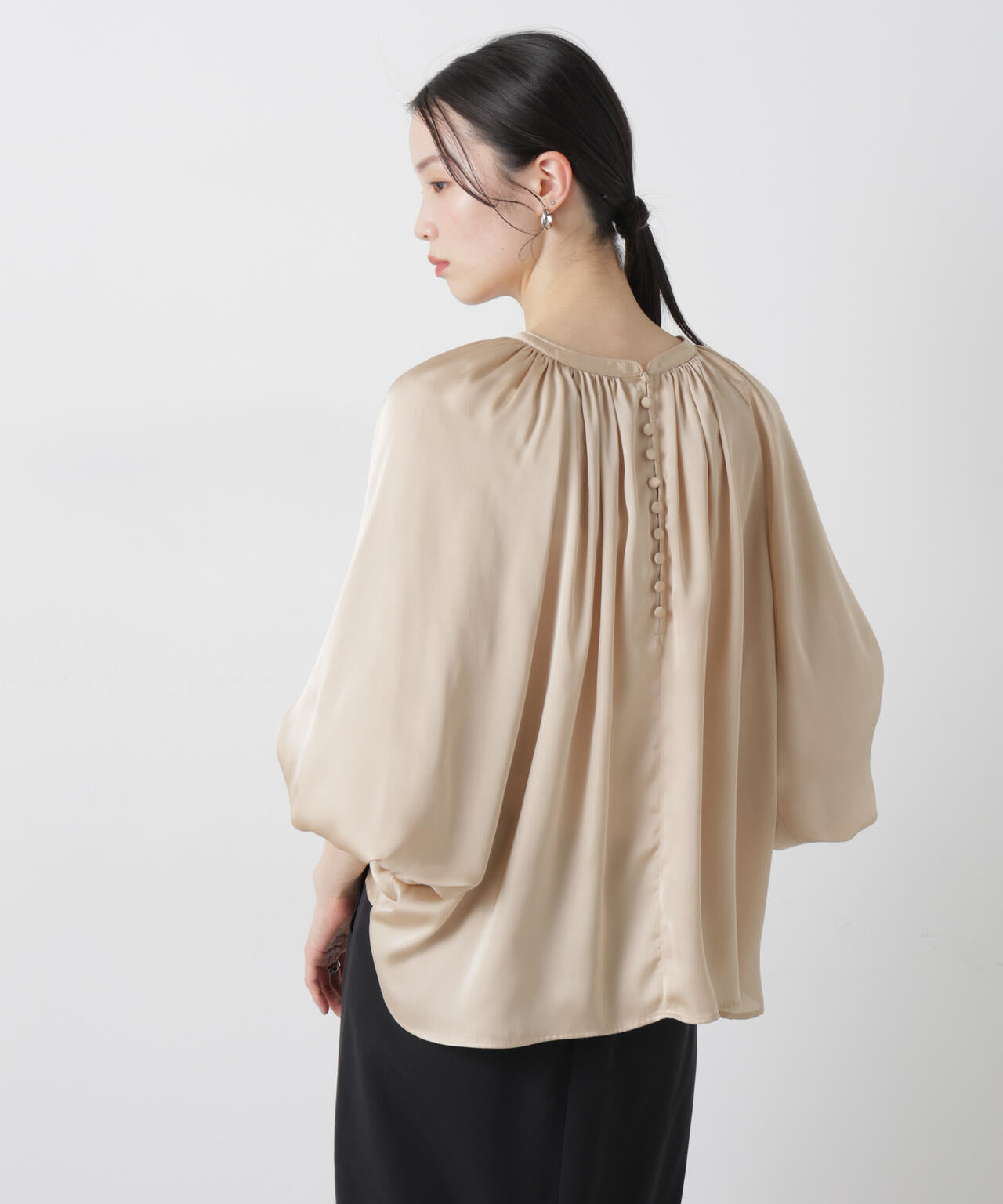 前後2wayサテンボリュームスリーブブラウス 6736120305