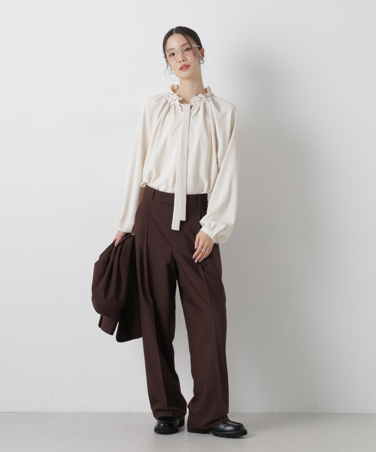 フリルカラーボータイブラウス 6736120306