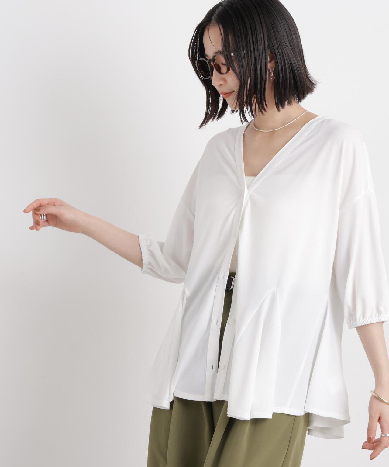 Unie 着痩せも叶う5wayブラウス ホワイト カットジョーゼット マチフレア Vネック ブラウス