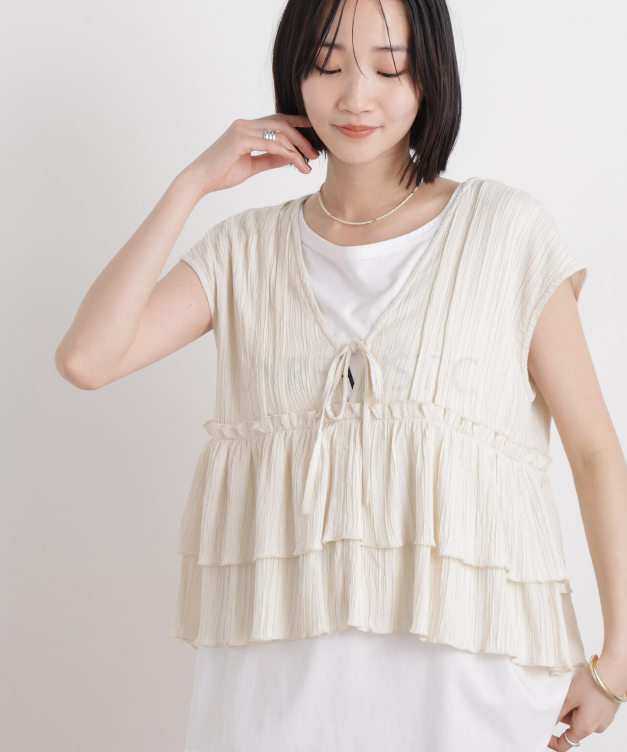 ゆめか【美品】2回着用　yori ホワイト ティアードフリル ブラウス シャーリング 楊柳 ティアード フリル ブラウス