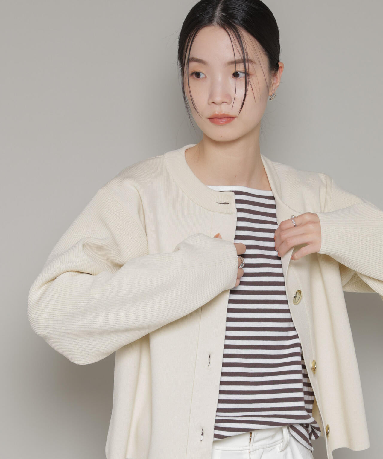 ビッグボタンクルーネックニットカーディガン 6736122302