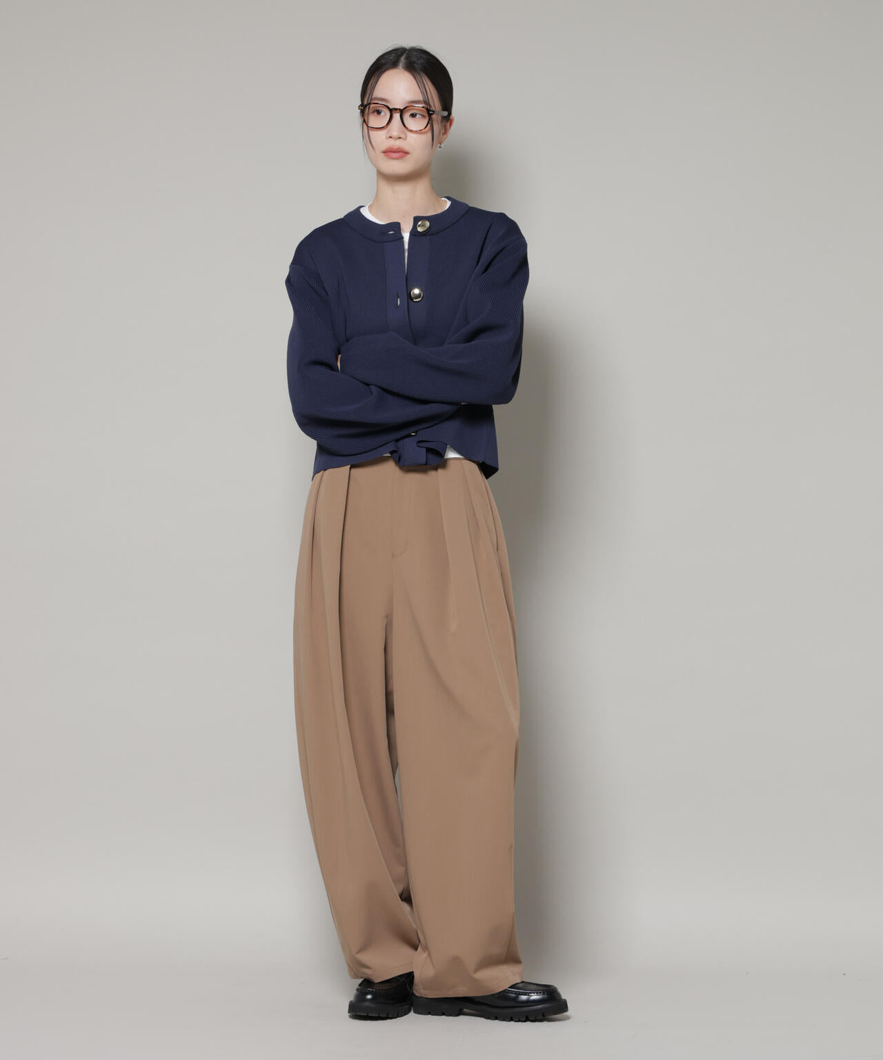 ビッグボタンクルーネックニットカーディガン 6736122302