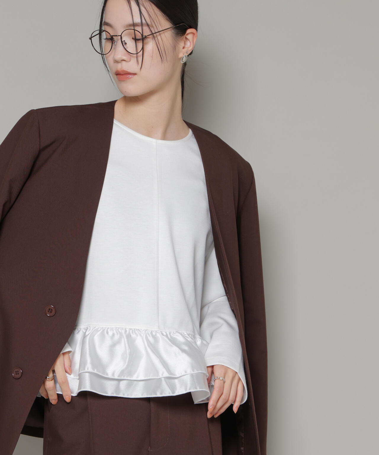 ダンボール カット サテン ペプラム トップス