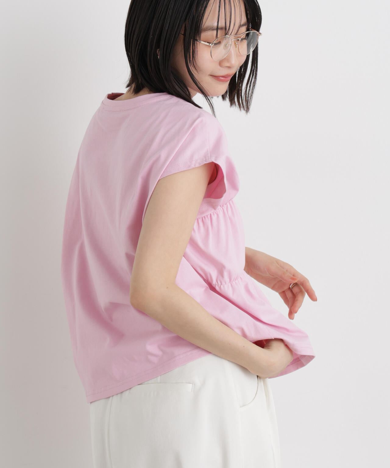 フロントシャーリングデザインカットトップス 6736124330