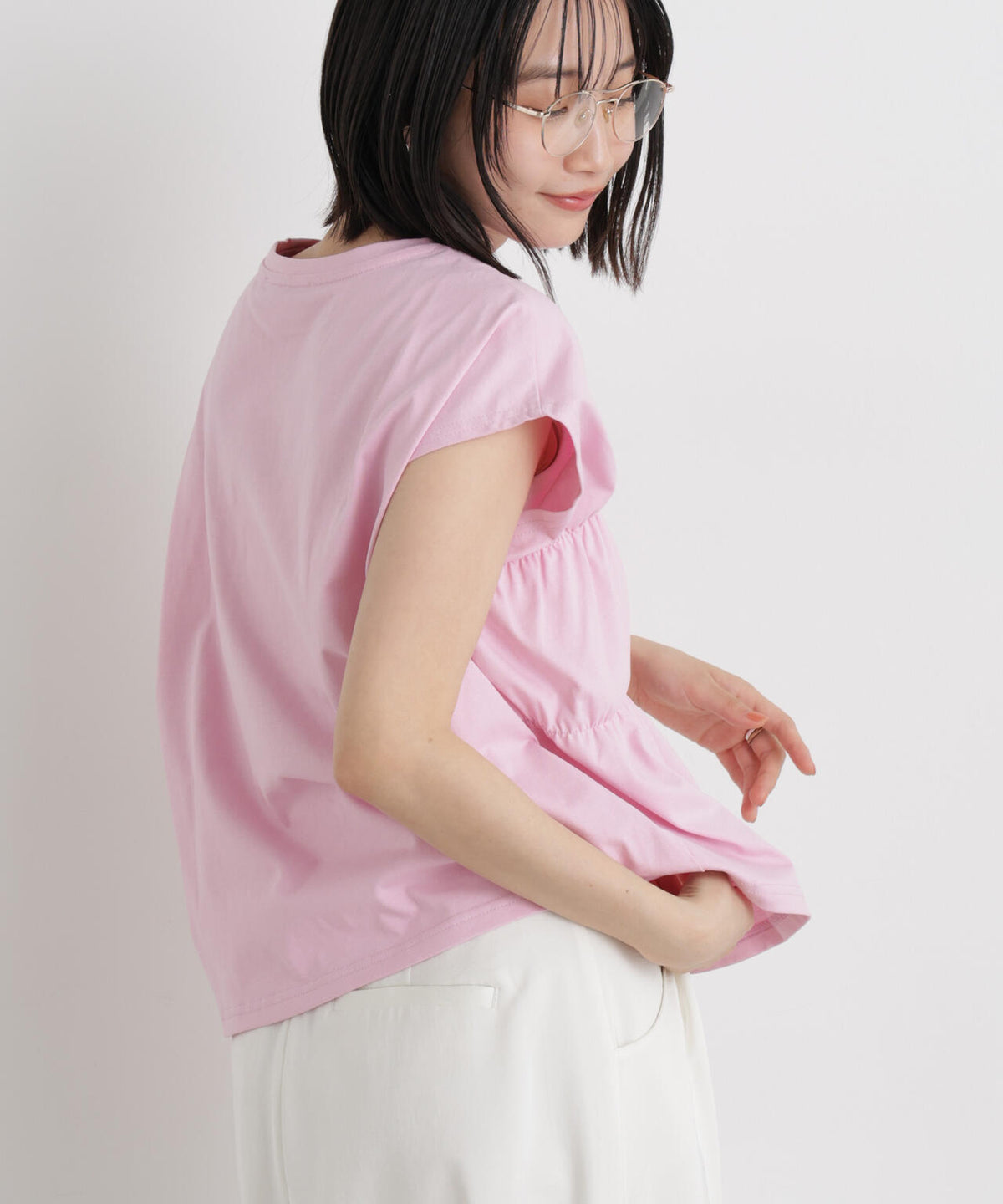 フロントシャーリングデザインカットトップス 6736124330