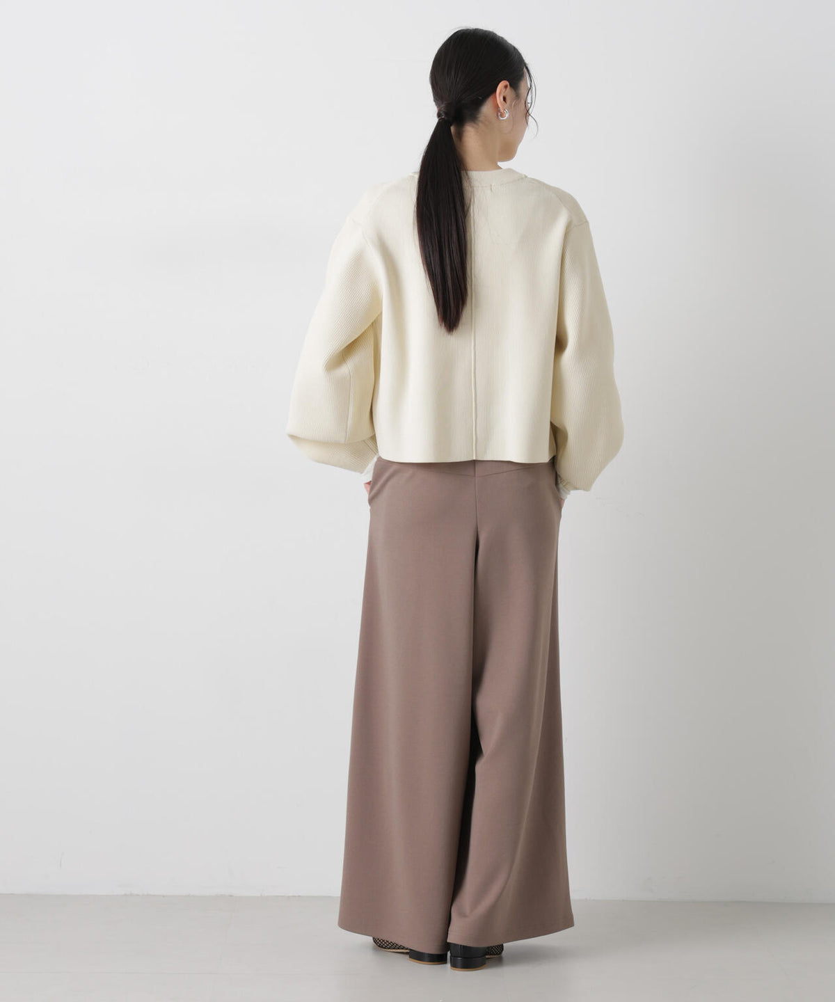 タックワイドカットジョーゼットパンツ 6736127301