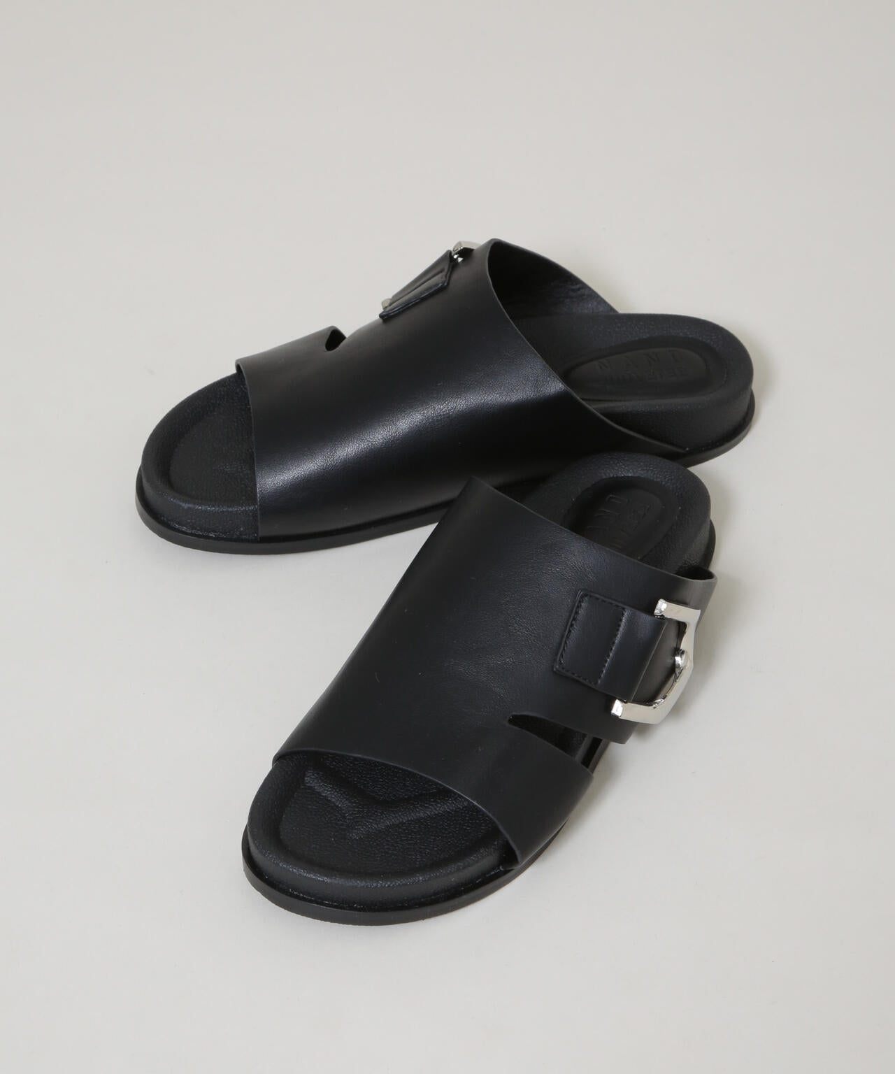 バックルモチーフカバーサンダル 6736135301