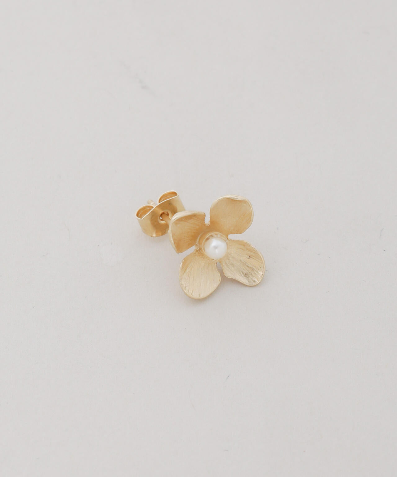 フラワーモチーフピアス 6736145303