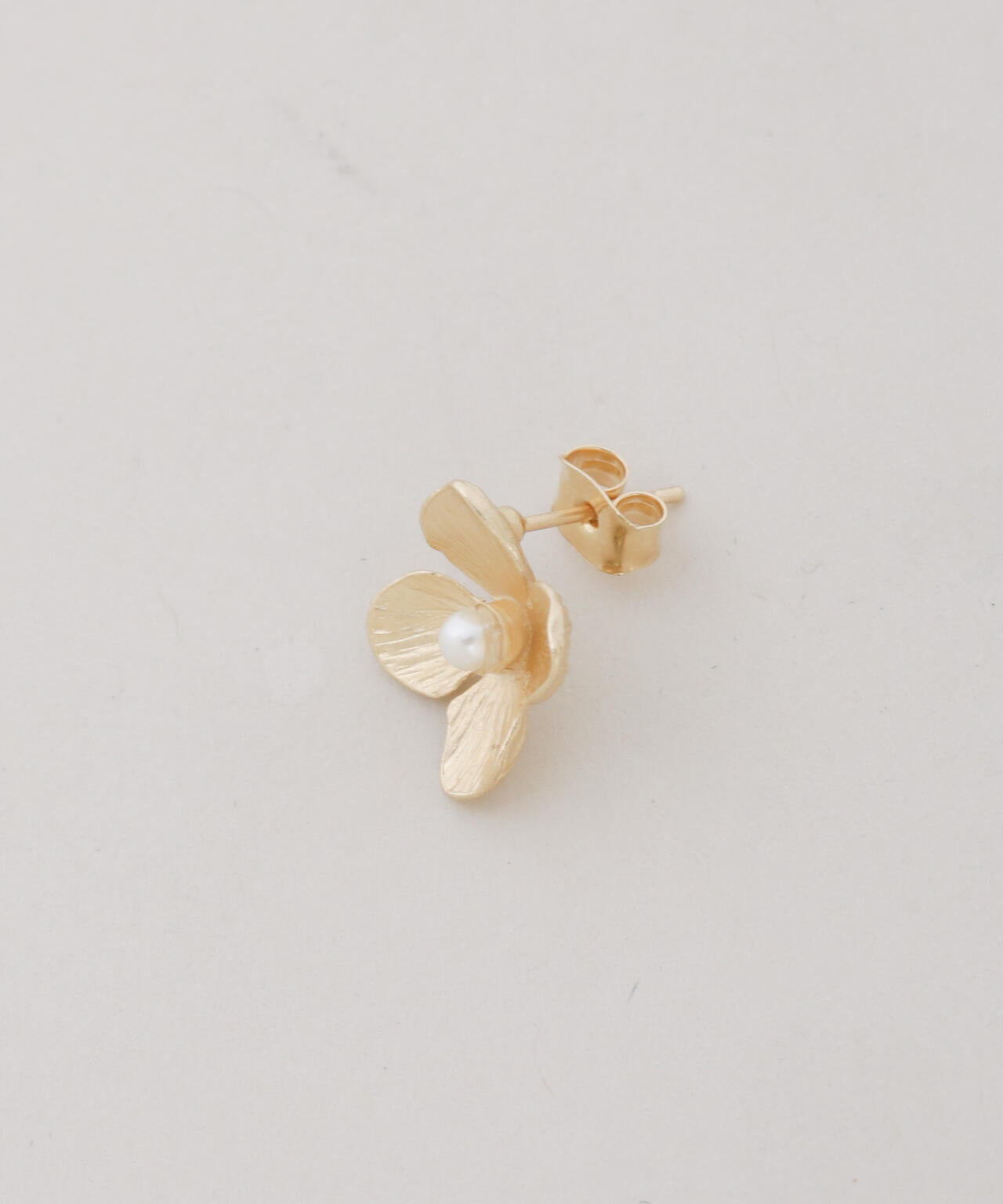 フラワーモチーフピアス 6736145303