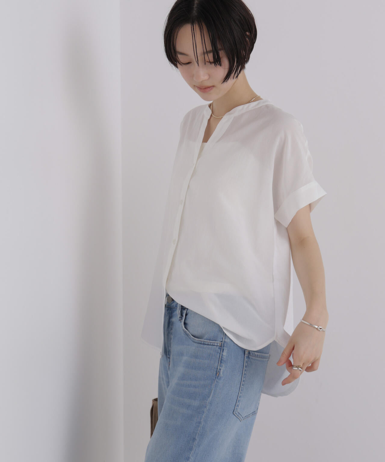 バックカットソー切り替えスキッパーブラウス 6736221312