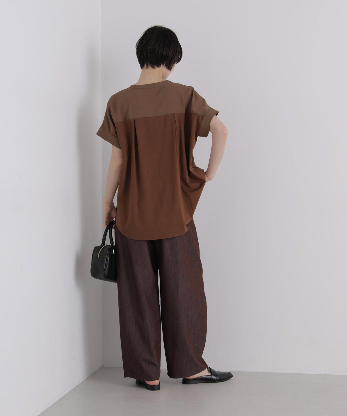 バックカットソー切り替えスキッパーブラウス 6736221312