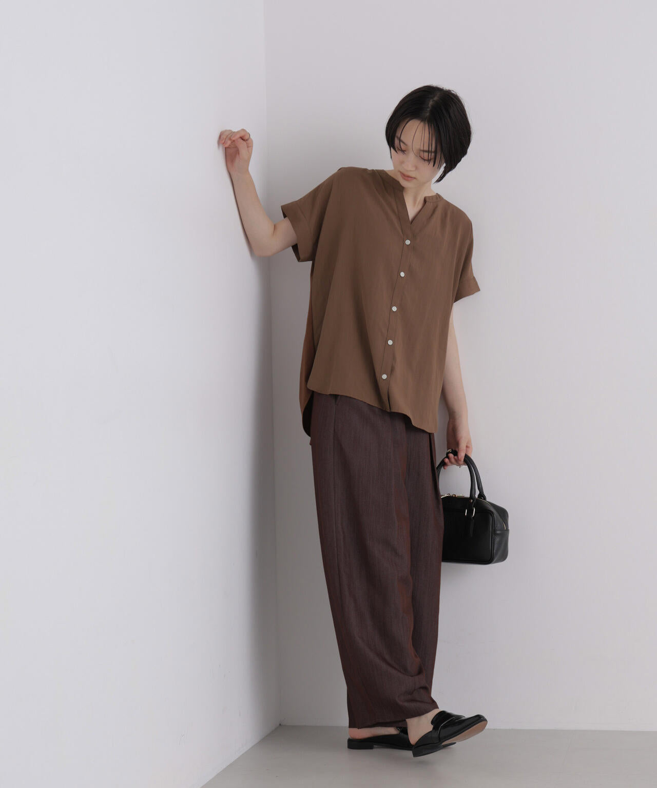 バックカットソー切り替えスキッパーブラウス 6736221312