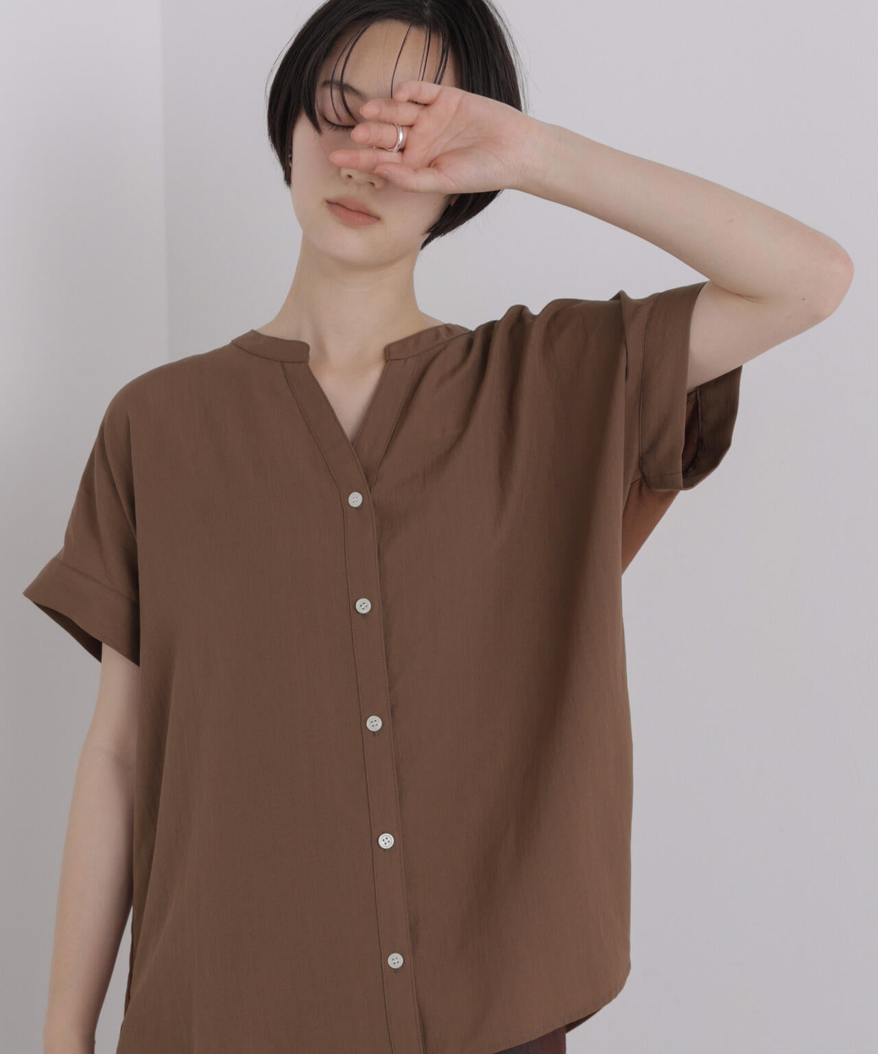 バックカットソー切り替えスキッパーブラウス 6736221312