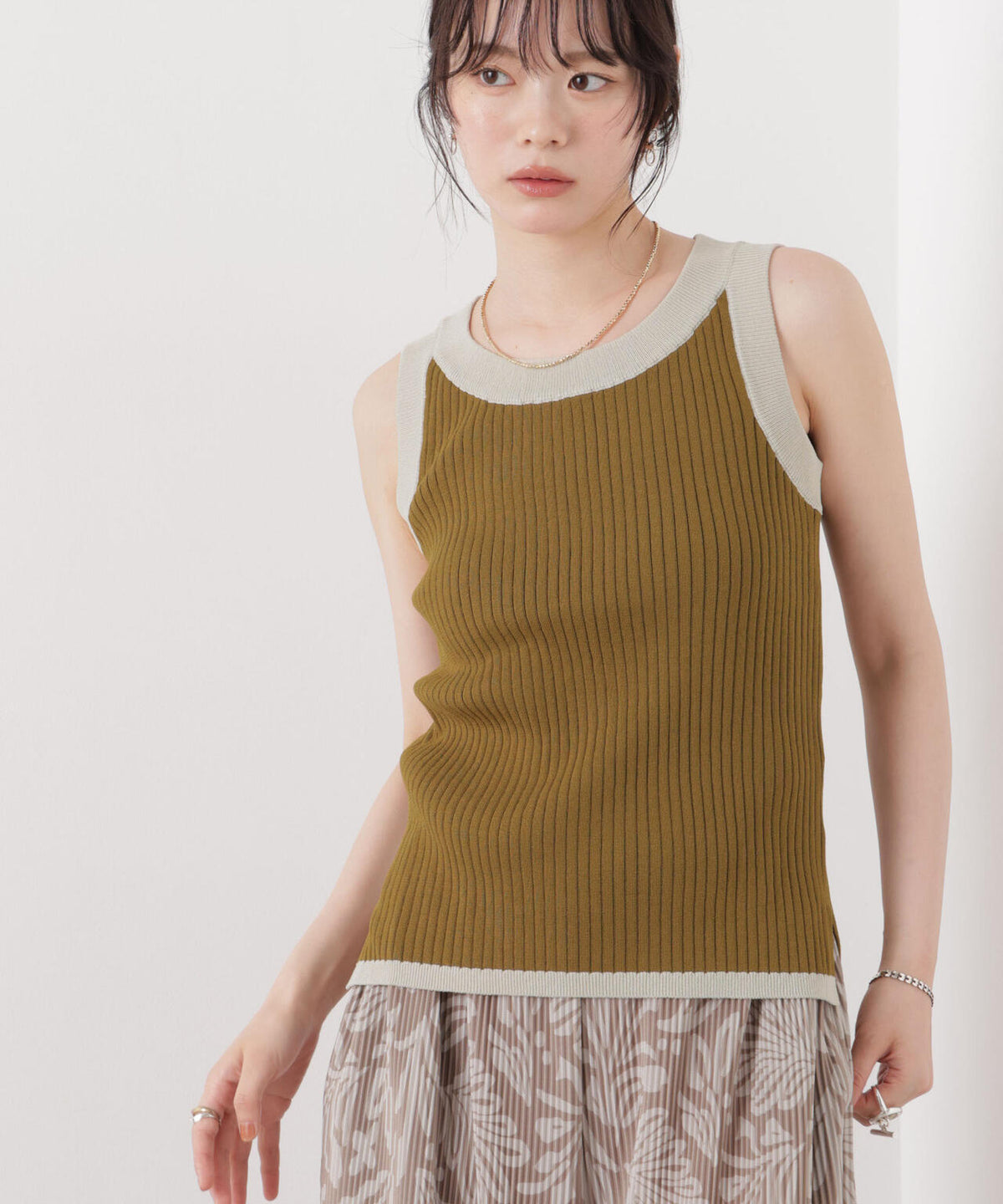 洗濯機洗い可&接触冷感 バイカラーリブニットタンクトップ 6736222301